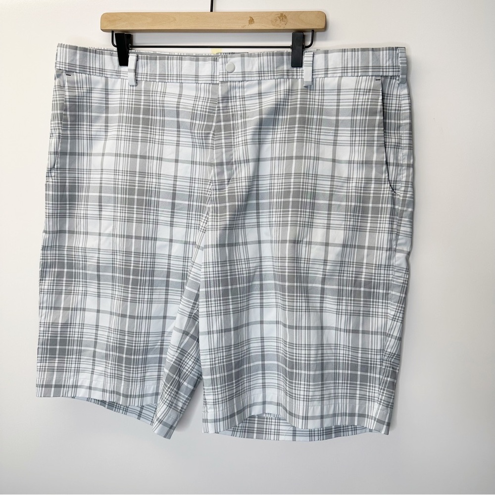 Nike Golf Tour Performance DriFit grey white plaid athletic men’s size 42
